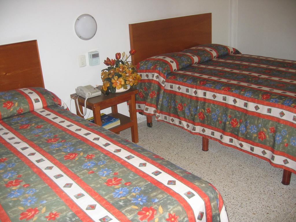 Hotel Delfines - A 2 Calles Del Acuario Веракрус Екстер'єр фото