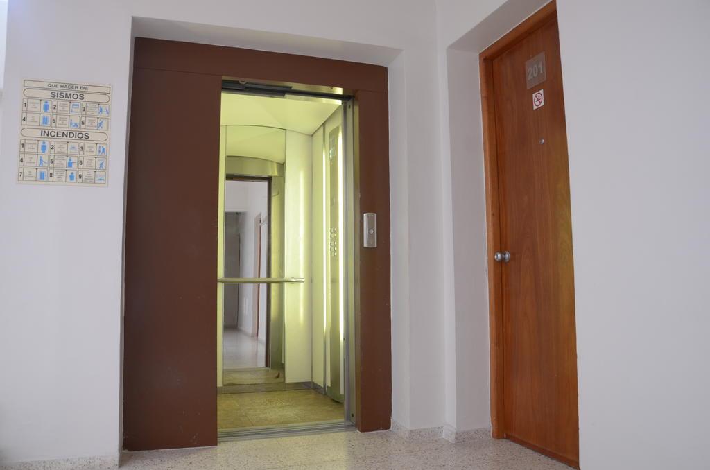 Hotel Delfines - A 2 Calles Del Acuario Веракрус Екстер'єр фото