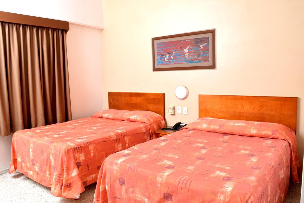 Hotel Delfines - A 2 Calles Del Acuario Веракрус Екстер'єр фото